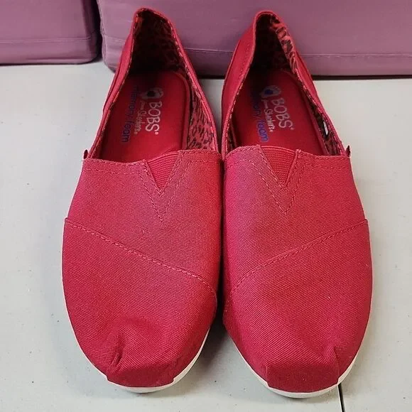 Bobs By Skechers 8.5 Red Canvas Pull Ons - NWOT - Picture 2 of 7